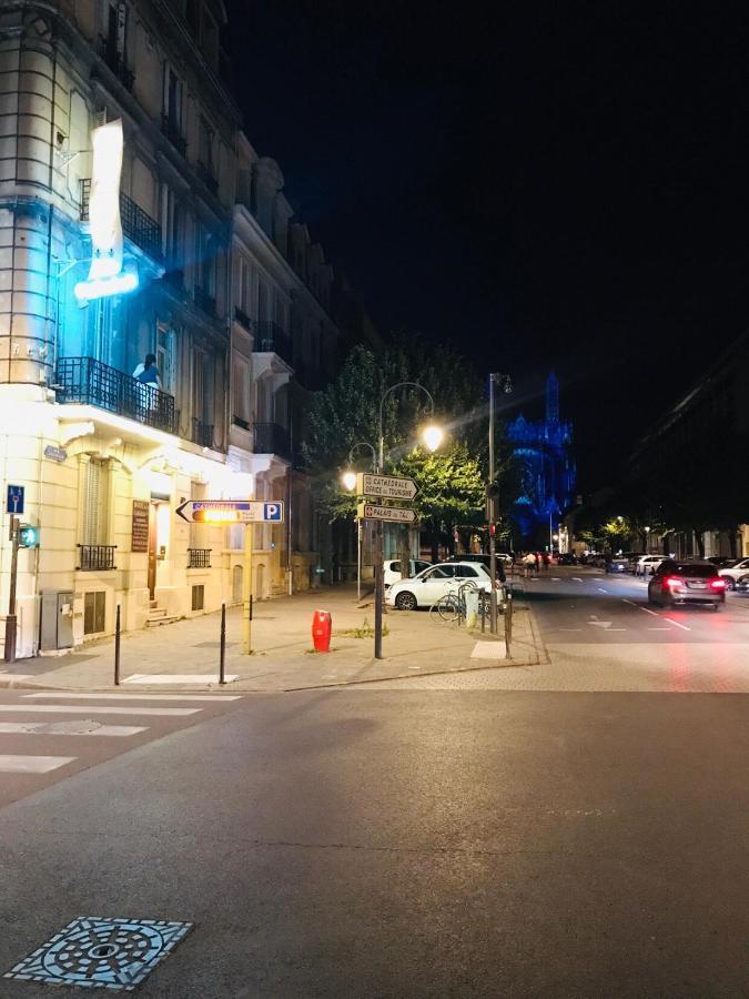 De La Cathédrale Hotel